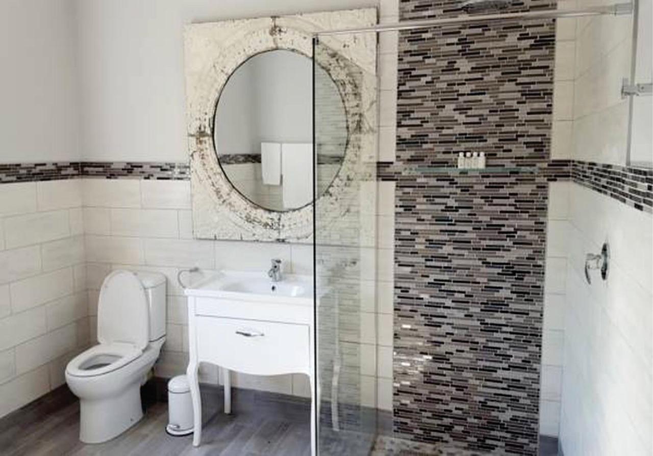 Waterside Cottages & Villas - Self Catering Gaborone Extérieur photo