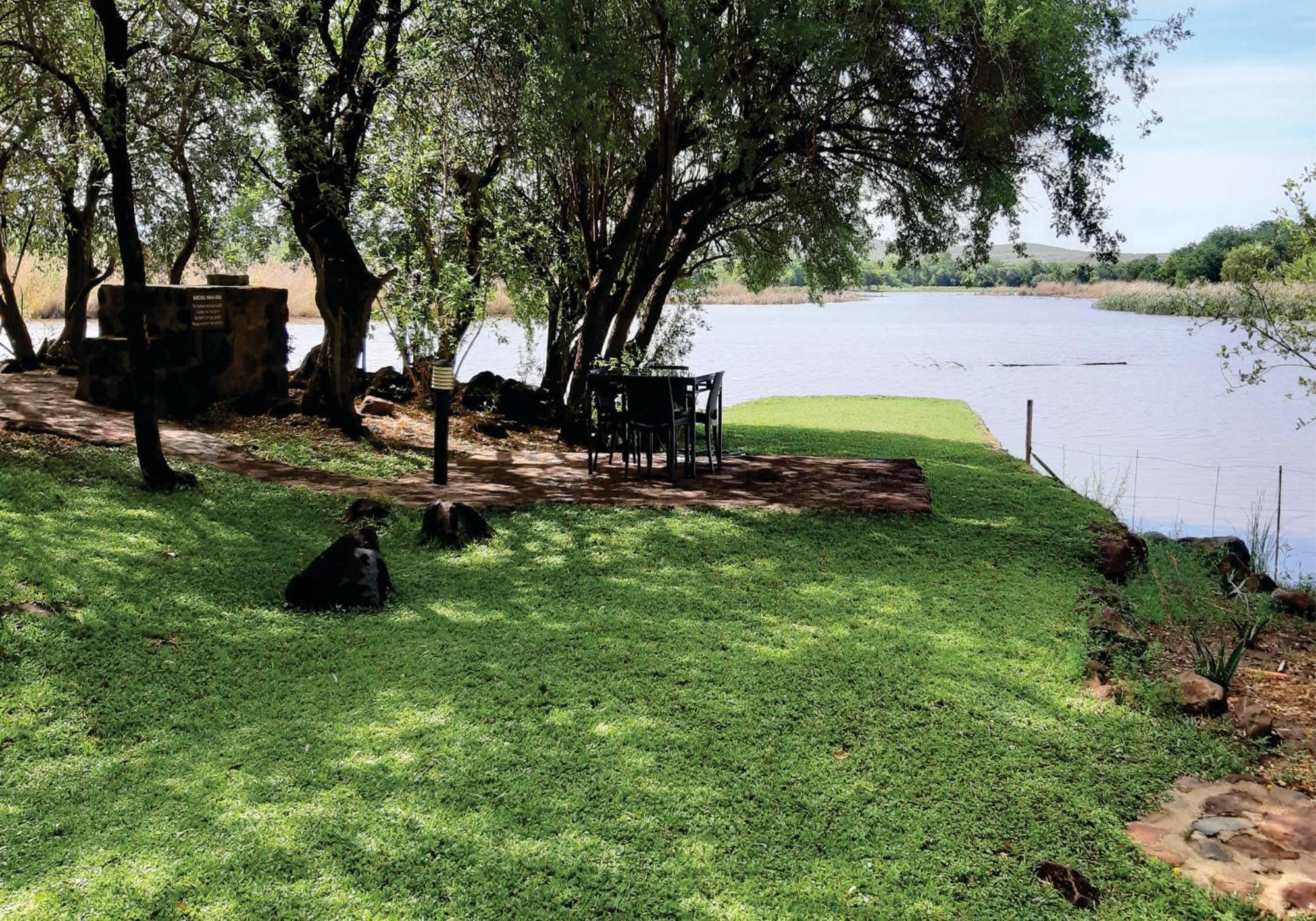 Waterside Cottages & Villas - Self Catering Gaborone Extérieur photo